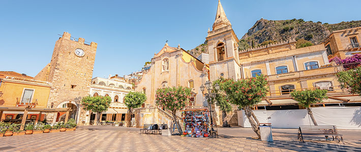 Piazza IX Aprile, Taormina, Sicilia